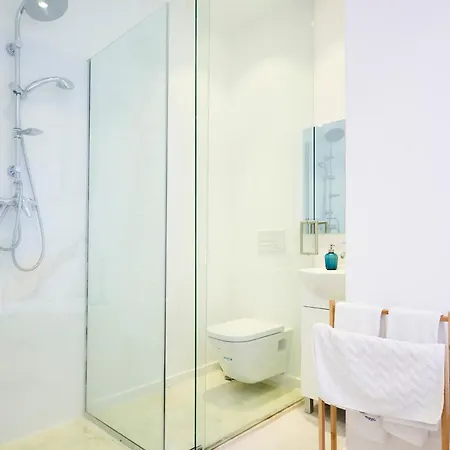 Altido Fabulous 3-br In Western Daire *
